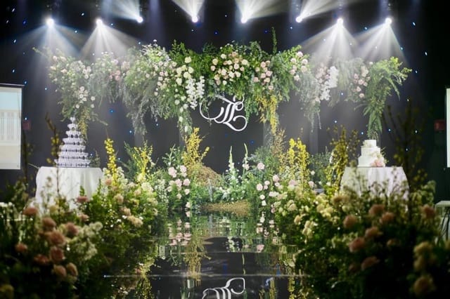 Quang Huyền Wedding Decoration nhận trang trí tiệc cưới khách sạn
